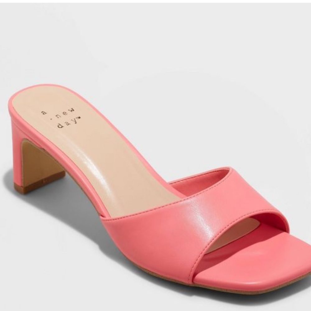 Woman’s lindie pumps